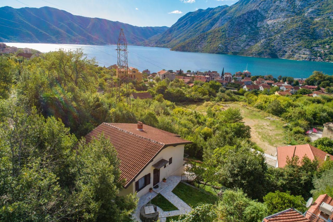 Aneta Apartments Risan Exterior foto